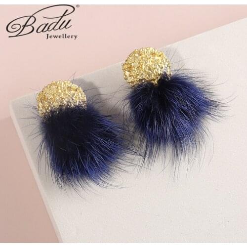 Badu Korean Simple Plush Matte Gold Metal Pom Pom Mink Fur Ball Earring Female Personality Ball Stud Earring for Women Jewelry