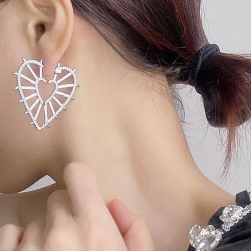 VSnow Unique Design Vine Love Heart Hoop Earring for Women Girls Rhinestone Silver Color Hollow Metallic Party Earring Jewelry