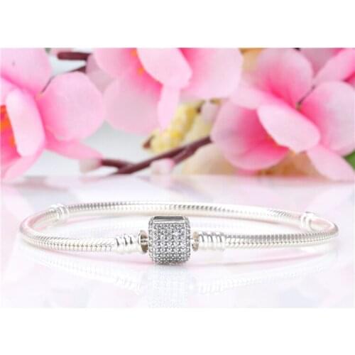 925 Sterling Silver Bracelet Hot Sale Diamond Inlaid Full Diamond Button Snake Bone Bracelet for Women Wedding Gift