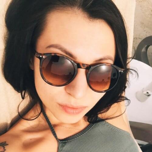 2019 Fashion Rivets Oversized Sunglasses men/women brand design Gradient Sun Glasses Driving Goggles gafas de sol mujer