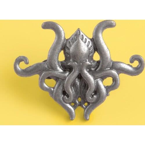 The Call of Cthulhu! Octopus Brooches Horrific Novel Game Octopus tentacles Monster for fans brooch Lapel pin backpack jewelry