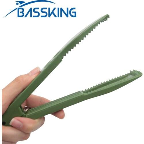 BASSKING Multifunctional Fishing Fish Clip Hand Controller Tackle Tool Fishing Body Grip Clamp Gripper Grabber with Lock Switch