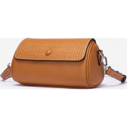 New 2021 leather Round Bucket Bag high Quality Simple and fashionable underarm bag famous brand one shoulder diagonal pillow bag