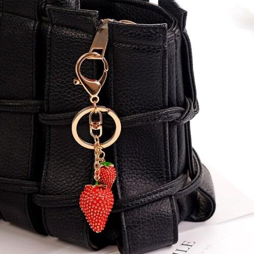 5 Pcs Lots Wholesale New Cute Enamel Red Plant Strawberry Keychain Gifts Women Bag Charms Key Chains Rings Buckle Chain Holder