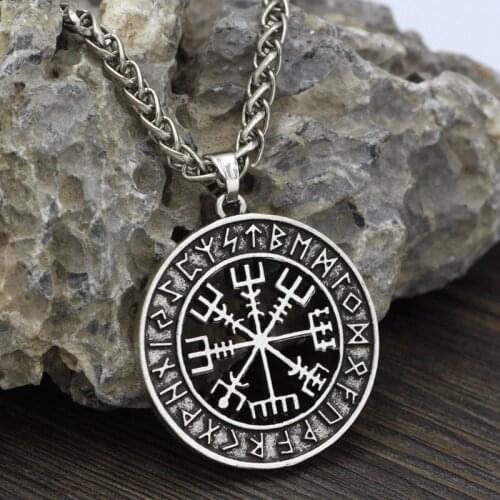 Viking Vegvisir Runes Helmet Horror In Runic Circle Pendant Magical Staves Compass Rune Amulet Collier Necklace