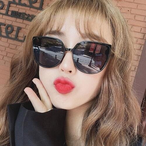HELLO ESSAR Womens Cat Eye Sunglasses