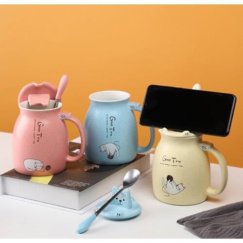 500ml cute ceramic cat mug with mobile phone holder spoon lid can be used for coffee cups, milk cups ,couple drinking cups