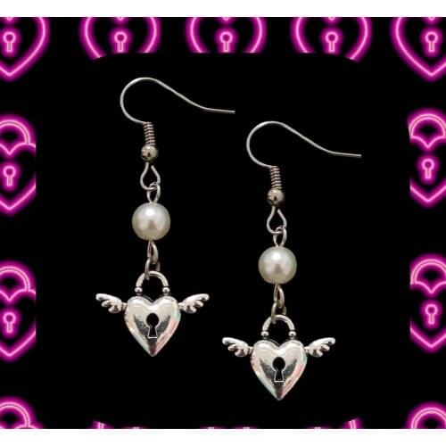 Temperament Sweet Metal Lock Wings Drop Earrings for Girlfriend Female Fashion Ear Rings Jewelry Vintage Heart Shape Earring New