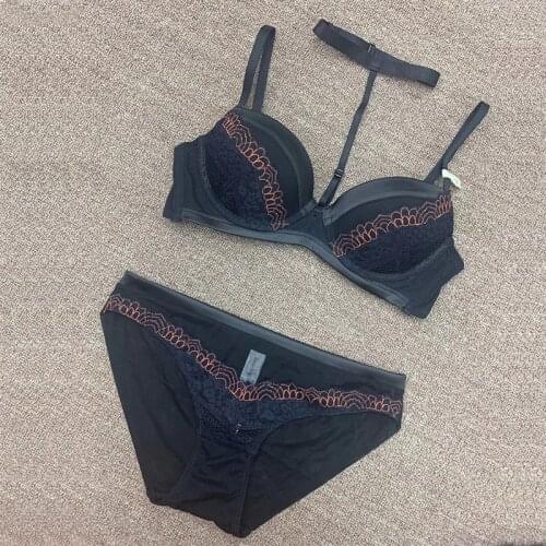 Contrasting color with steel support gather up womens underwear deep V sexy halter neck detachable bra comfortable lingerie set