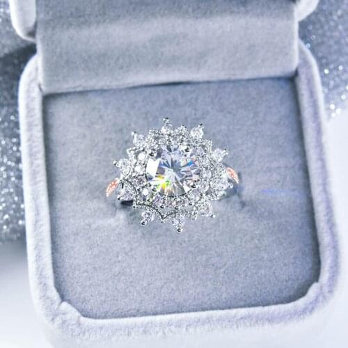 Fashion Simple Four Claw Crystal Ring Elegant Girl Flower Edge Inlay Zircon Ring Charm Bride Eternal Engagement Ring Jewelry