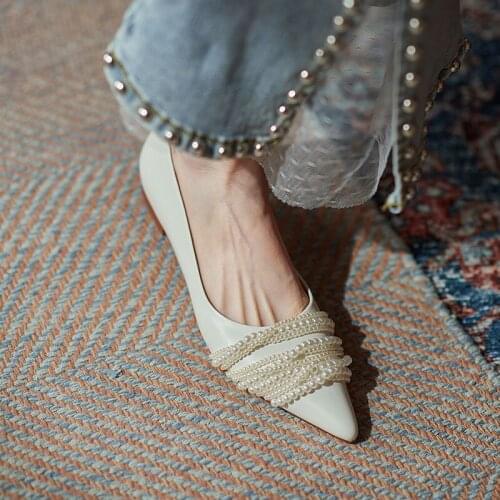 2021 White Pearl Pointed Single Shoes Womens Flat Bottom Leather Womens Shoes Korean Leisure Fashion Womens Single Shoes