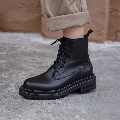 2021 Winter Women Shoes Genuine Leather Round Toe Chunky Heel Women Boots Fashion Retro Lace Up Boots Platform Motorcycle Boots