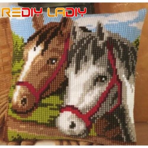 Cross Stitch Cushion Horse Friendship Chunky Yarn Cross-Stitch Kit Needlework Pre-Printed Canvas Pillow Home Decor Arts & Crafts