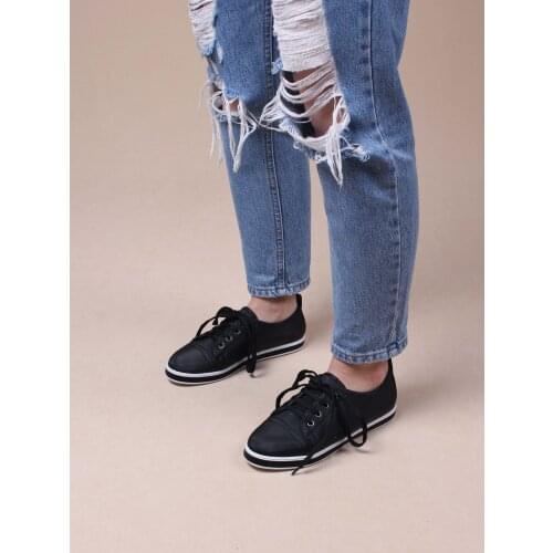 Womens Sports Shoes Black Lace-Up Perforated Casual Sports Shoes 2021 Summer Season