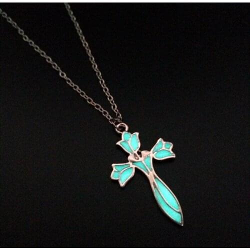 Dongsheng jewelry Cross Pendants Luminous Necklace glow in the dark