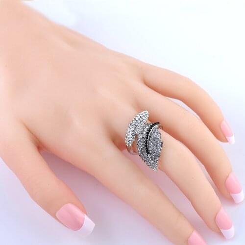 Fashion Jewelry Retro Rhodium Plate Black/Crystal Rhinestone Leaf Ring For Women Wedding Vintage Punk Ring Size 7-9 High quality