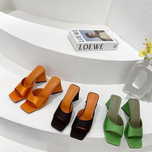 New Women Slippers Woman Beach Slides Ladies Sexy Outside Shoes Girls Thick Heels Female Slip On Brand Slides Zapatos De Mujer