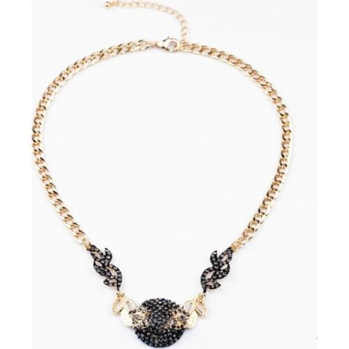 Bulk Price Gold Color Crystal Black Round Leaves Pendant Necklaces For Women Fashion Short Necklace Wholesale