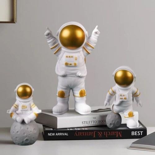 Astronaut Spaceman Creative Statue Car Decor Art Crafts Figurine Abstract Sculpture Home Office Desktop Decoration Ornament Gift