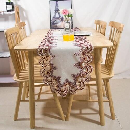 Home Decorative Burgundy Color Christmas Bells Embriodered Lace Thick Polyester Table Runner For Wedding Party Banquet