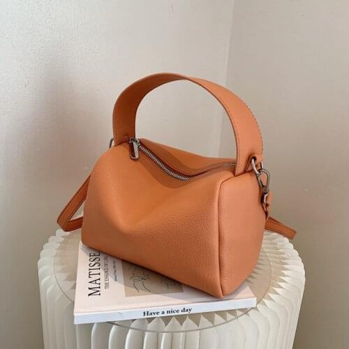 Simple leisure soft leather high quality womens bag summer new fashion small square bag fashionable purses