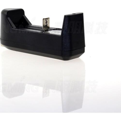 10pcs AC110-220V EU US plug 3.7V 18650 14500 16430 Battery Charger For Rechargeable Batteries 18650 Wall charger free shipping