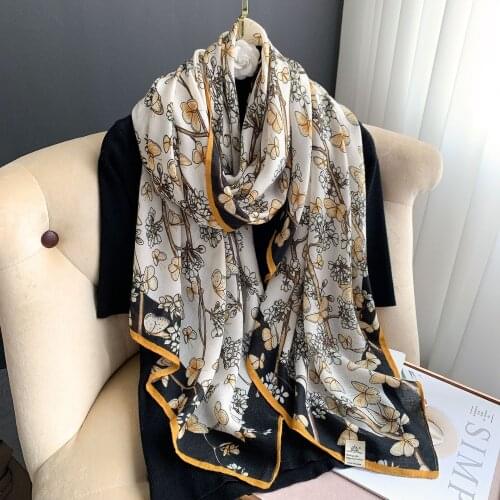 Designer Brand Women Cotton Scarf High Quality Leopard Print Scarves Spring Autumn Warm Shawls and Wraps Beach Stoles Bandana