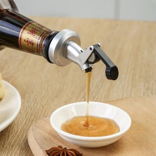 1pc Bottle Stopper Olive Oil Sprayer Liquor Soy Sauce Wine Pourers Flip Leak-Proof Nozzle Kitchen Tools Accessories