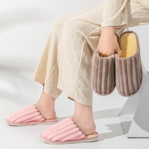 Soft Plush Cotton Slippers Couple Unisex Non-Slip Floor Indoor Home Furry Slippers Women Shoes for Bedroom