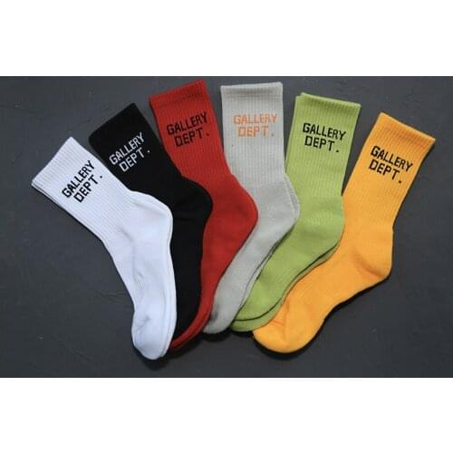 Autumn and winter graffiti letters street art solid color cotton towel bottom sports socks men and women trend