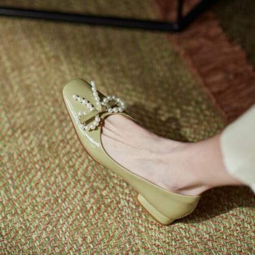2021 Spring/Autumn Women Shoes Square Toe Low Heel Pumps Patent Leather Sweet Bow-knot Pearl Beaded Girl Shoes Casual Shoes