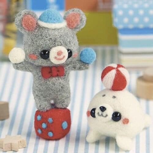Non Finished Felt Kit Cartoon Circus Troup Bear and Dolphin Wool Needle Felting Toy Doll Wool Felt Poked Needle Kit DIY Package