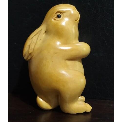 Q4279 - 2" Hand Carved Japanese Boxwood Netsuke Figurine Carving : Lovely Rabbit