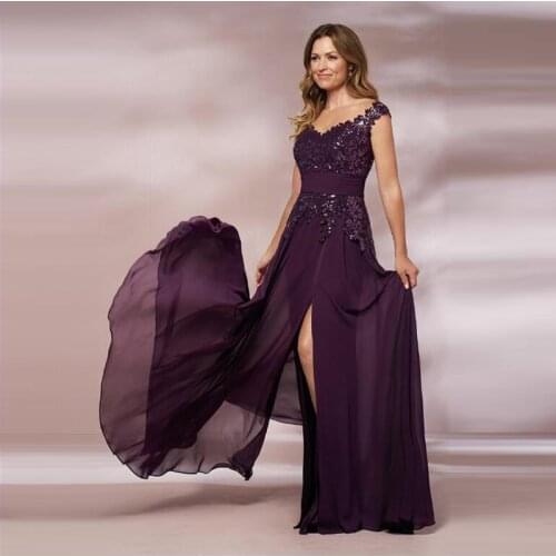 2021 Gorgeous Purple High Side Slit Chiffon Mother of the Bride Dresses Cap Sleeves Sheer Boat Neck Wedding Party Gowns Applique