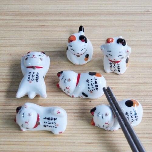 1pc Japanese Style Ceramic Chopsticks Holder Stand Cute Lucky Cat Chopstick Rack Pillow Care Rest Kitchen Art Craft Tableware