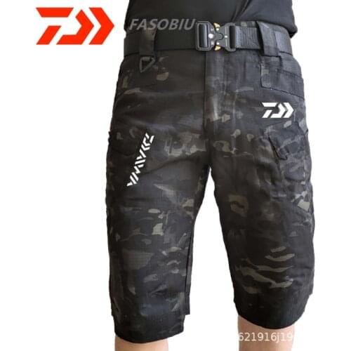 Daiwa Outdoor Sport Men Fishing Shorts Breathable Quick Dry Multiple Pockets Fishing Clothes Tactics Sweat Camping Fishing Pants