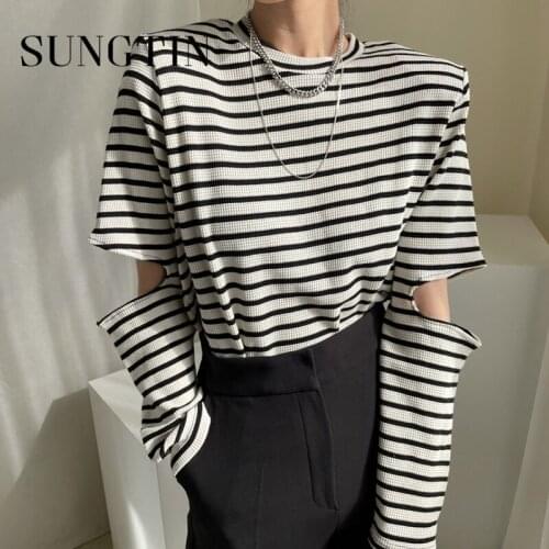 Sungtin Striped Long Sleeve Hole Split T Shirts Women Loose O Neck T Shirt Female Korean Chic Harajuku Tops Boyfriend 4 Colors