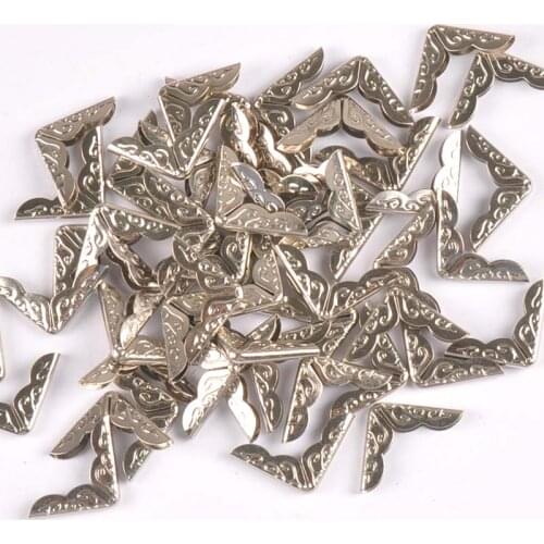 50pcs Sliver Metal Corner Protector For Books DIY Crafts Scrapbooking Photo Albums Gift Box Decor Menus Corner 17x17x2mm C0330