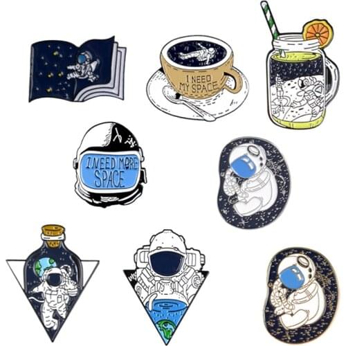 Astronaut Helmet Space Book Brooches Universe Earth Space Flight Starry Sky Coffee Cup Embryo Bottle Holiday Drink Lapel Pins
