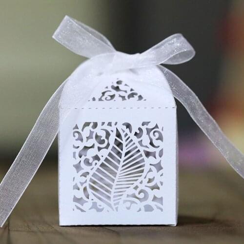 50pcs Laser Cut Leaves Carriage Favor Gifts Candy Boxes Chocolate Packaging Boxes With Ribbon Wedding Birthday Party Decoration