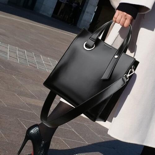 100% Cow Leather Handbags 2021 Fashion New Large-capacity One-shoulder Portable Tote Wide Shoulder Bag Purses Cc Gg louisvuiton