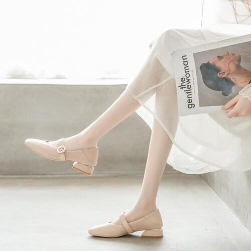 Womens shoes Pumps 2021 new spring and summer thick heel luxury design mid-heel white shallow mouth Mary Jane shoes for women