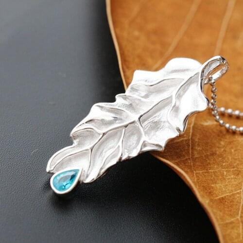 Silver Wholesale Handmade Retro Thai Silver Leaf Ladies Pendant Inlay Natural Topaz S925 Silver Pendant Fashion Women