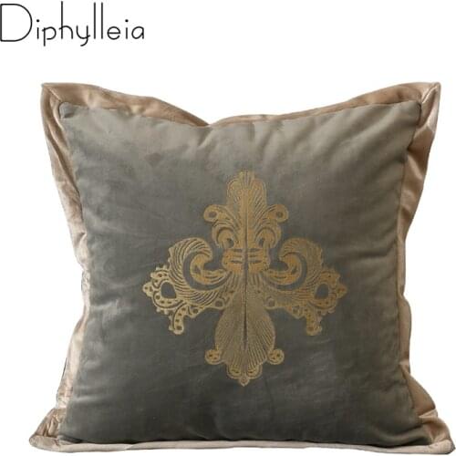 Diphylleia Velvet Cushion Cover European Style Floral Pattern Embroidery Pillow Case Living Room Sofa Car Bedroom 20x20 Inch