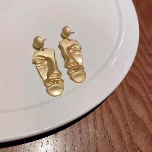 LOVOACC Abstract Matte Gold Color Metal Face Dangle Earrings for Women Mujer Alloy Beaded Portrait Statement Earrings Jewellery