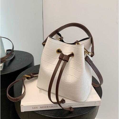 Bags summer 2021 new trendy fashion European and American ladies luxury messenger bag popular this year portable bucket bag