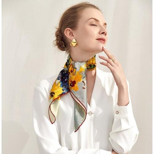 2021 New Silk Oil Painting Custom Silk Scarf 65cm Literature and Art Fashion Retro Digital Ink Jet Printing Silk Square Scarf