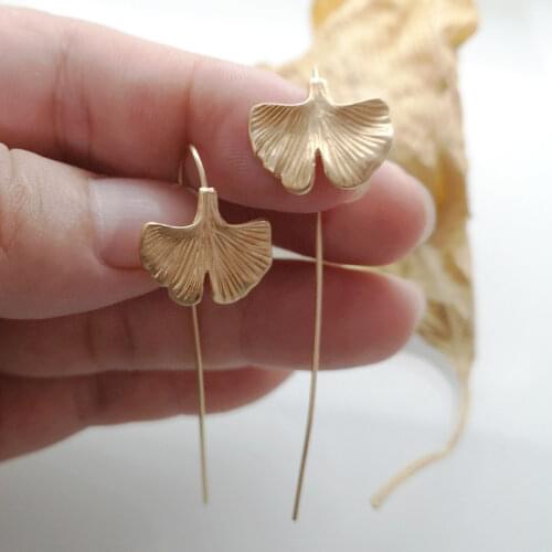 Stylish Ginkgo Biloba Leaf Drop Earrings for Women Simple Fashion Gold Metal Long Hook Hanging Earrings Statement Jewelry