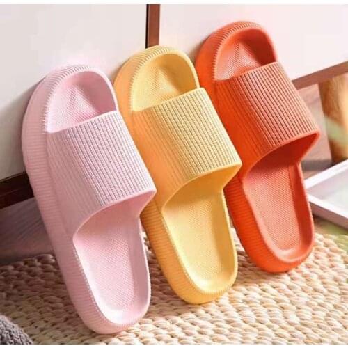 New 2021 stepping on shit indoor slippers thick-soled female summer sandals and slippers bathroom slippers zapatillas