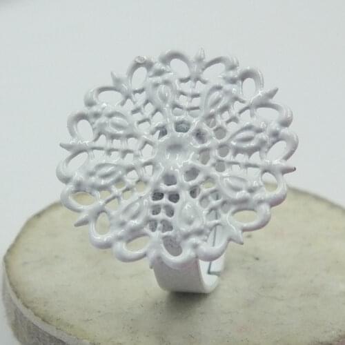 Clam Tears White Rings